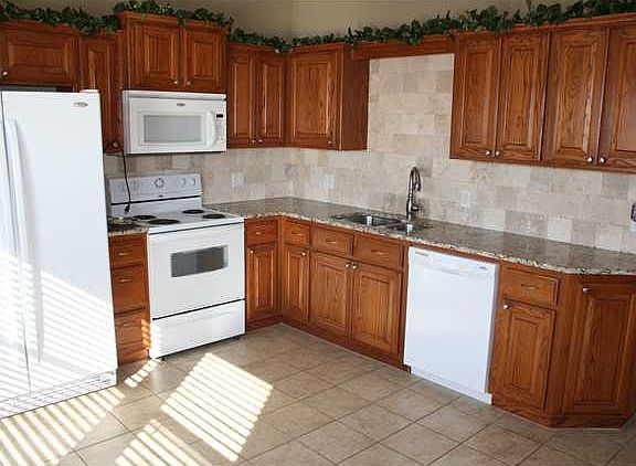 4th image of 18305 Montoro Way
