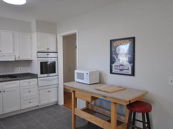 5th image of 2781 N Oakdale Dr