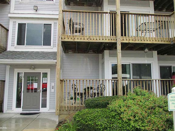 2nd image of 37524 Jefferson Ave APT 102