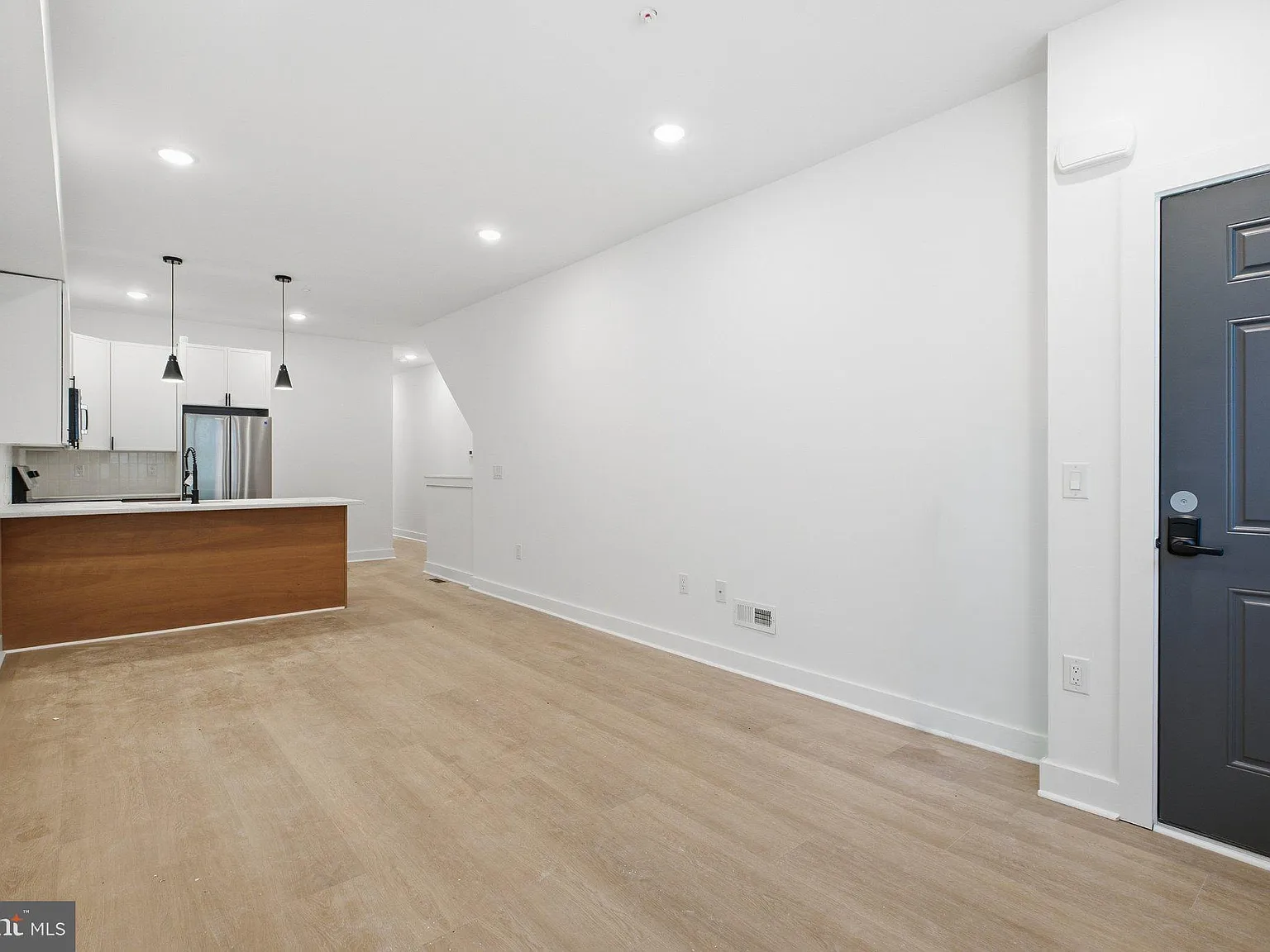 1230 W York St — Photo 2