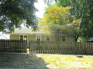 602 W 3rd St, Delavan, IL 61734