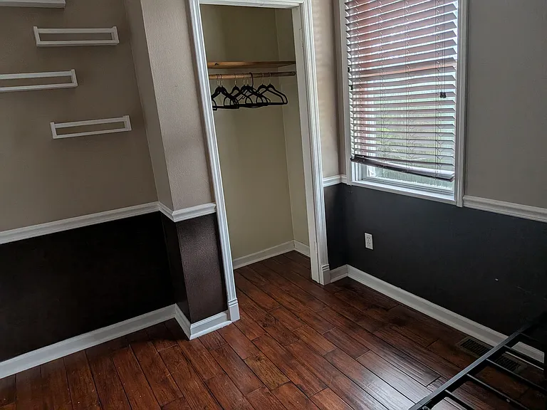 4327 Stanley St — Photo 14