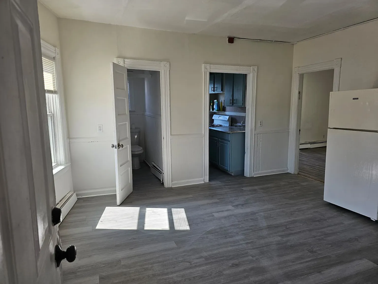 3 bed, $1,400 — Photo 3