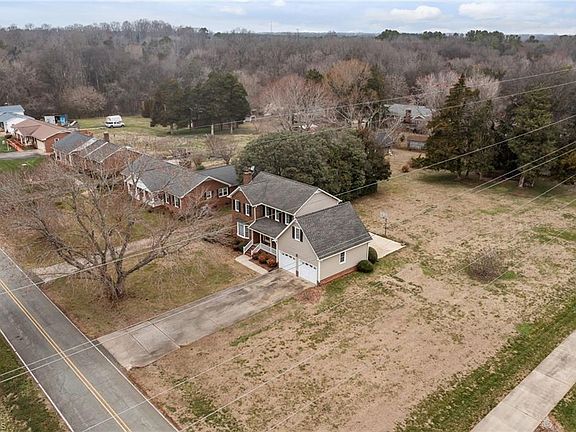 5th image of 1172 Geneva Albright Rd