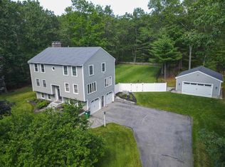 12 Fields Farm Rd, Merrimack, NH 03054