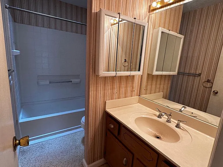 126 Kristine Blvd — Photo 29