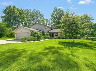 605 Woodhaven Pl, Midland, MI 48640
