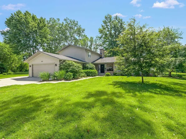 605 Woodhaven Pl, Midland, MI 48640