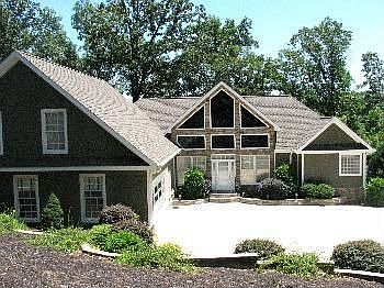 1st image of 104 Gardenia Ct