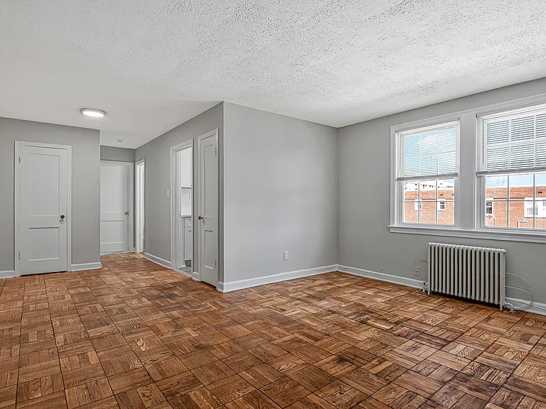 739 N Oakland St — Photo 17
