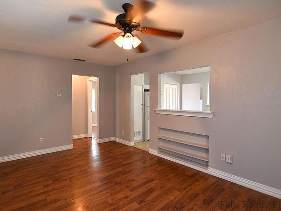 5th image of 2817 Featherston Ave