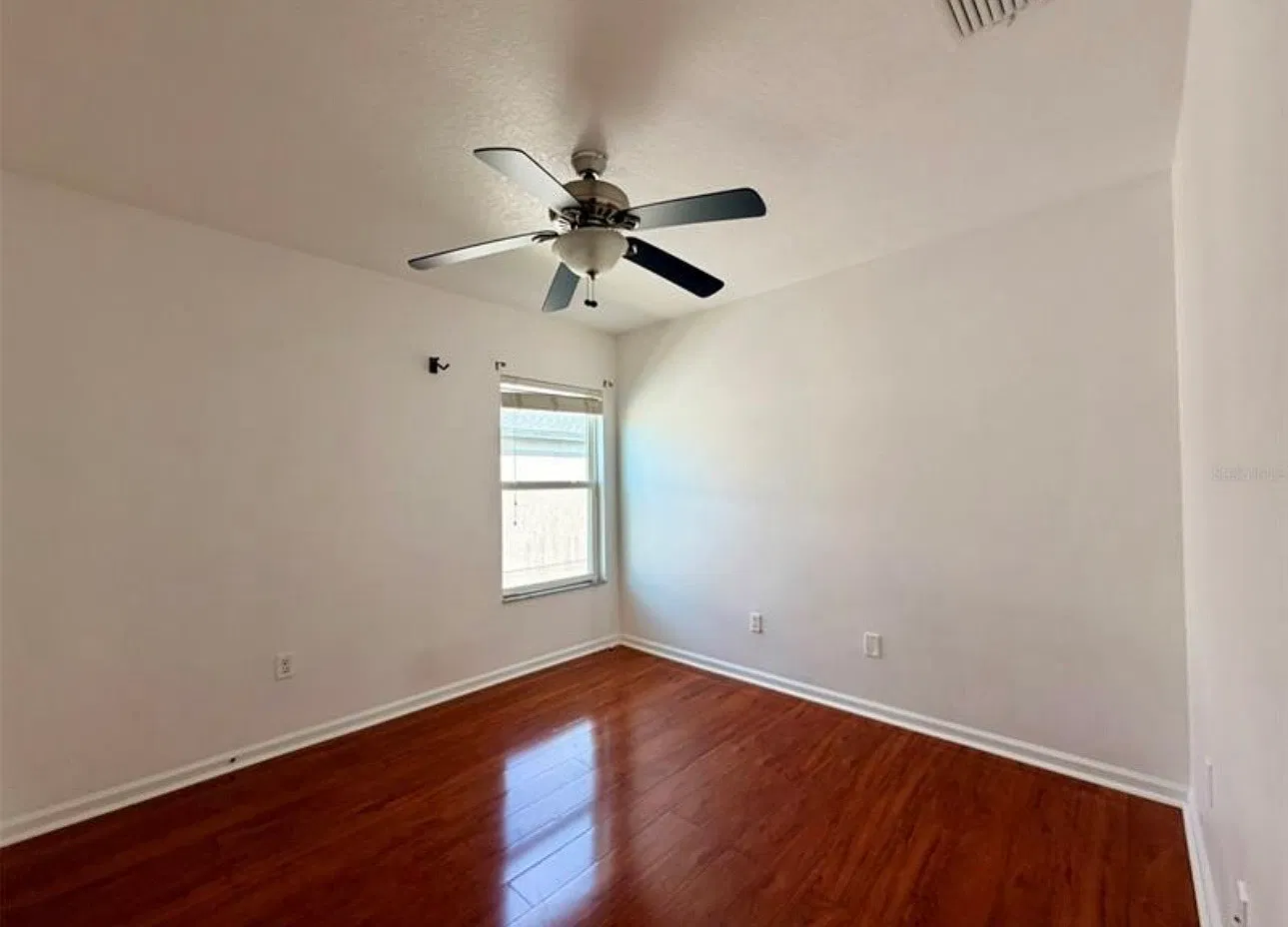 3 bed, 2.5 bath, 1545 sqft, $2,050 — Photo 4
