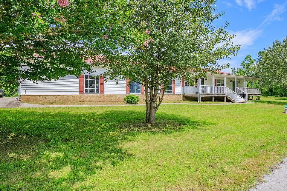 1st image of 300 Old Lakeview Dr