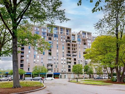 33 Pond Ave #PENTHOUSE 1207, Brookline, MA, 02445