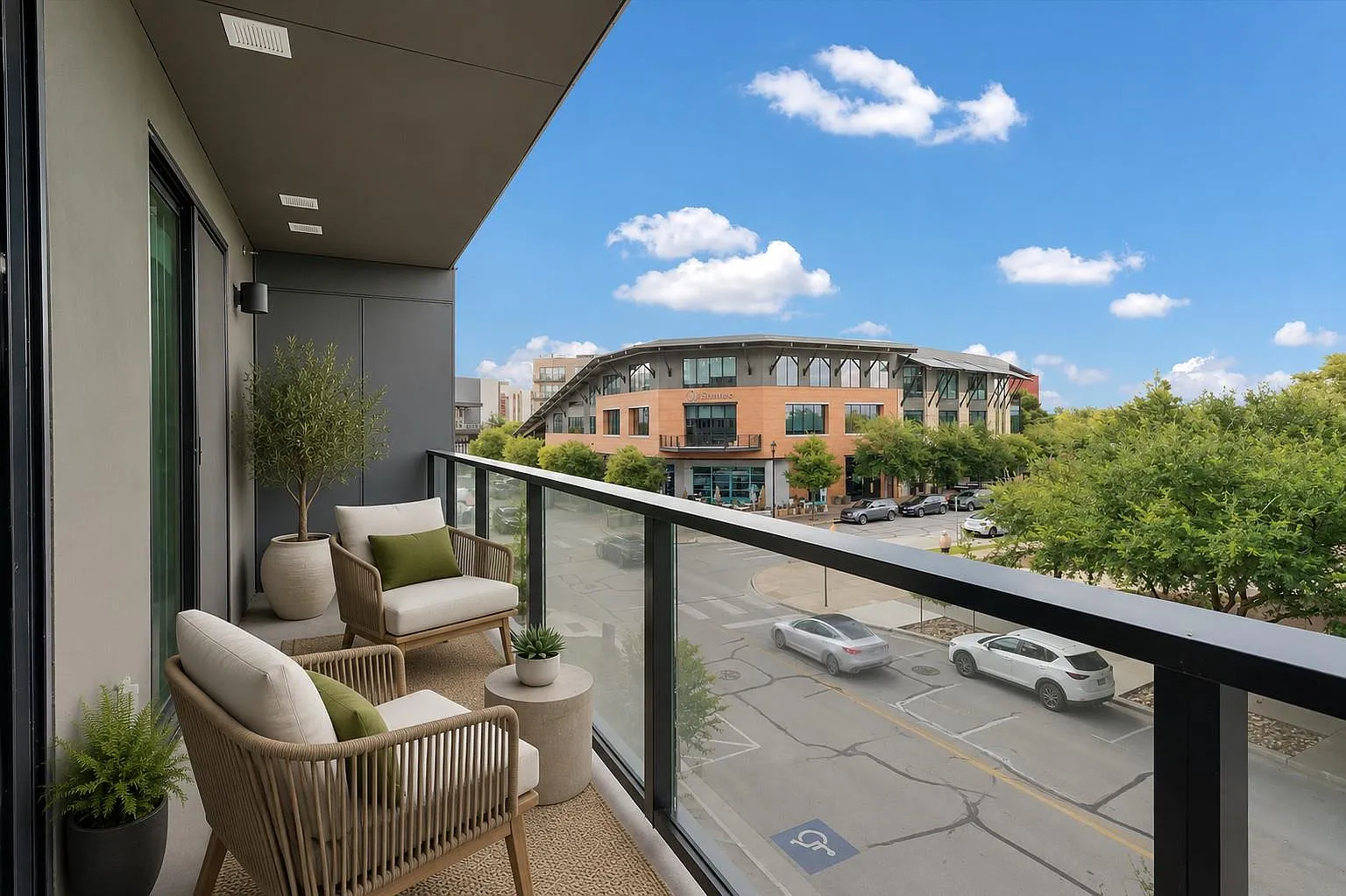 1 bed, 1.0 bath, 649 sqft, $2,750 — Photo 2