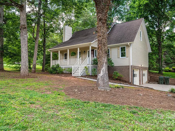 5138 Foley Dr, Hickory, NC 28602