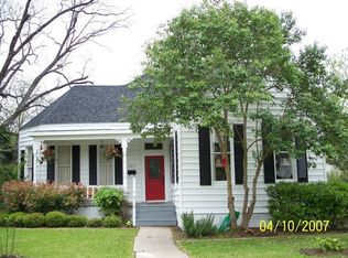 603 W 7th St, Taylor, TX 76574