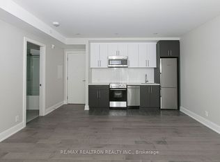 11 Walmer Rd #709, Toronto, ON M5R 2W9