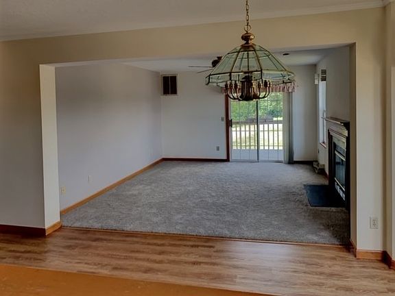3rd image of 607 Huntington Ct #0