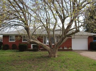 206 W Vine St, Bainbridge, IN 46105