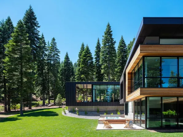 10825 Cairncroft Ln, Truckee, CA 96161