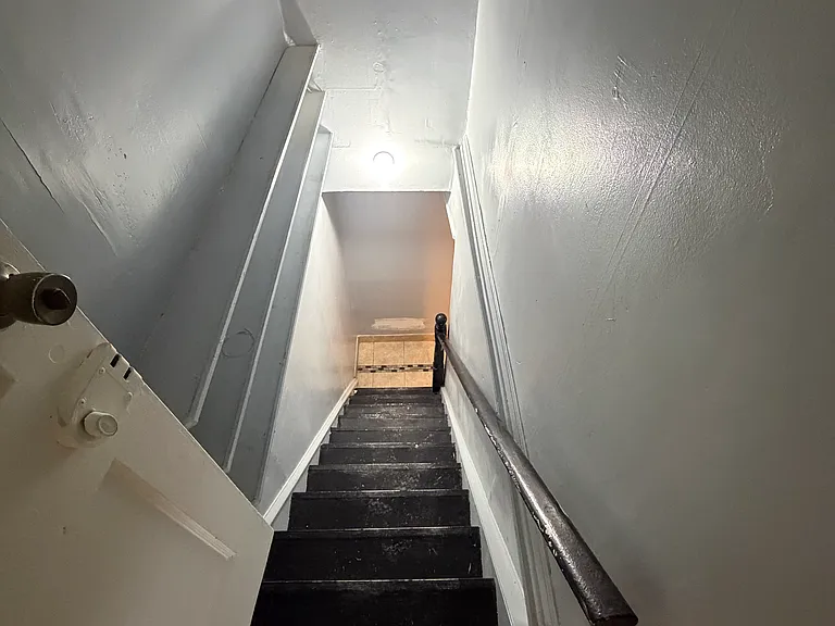 1333 Elbridge St #1 — Photo 8