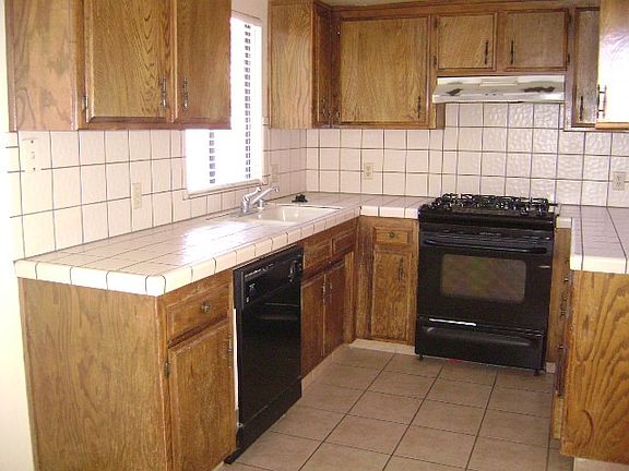 4th image of 1711 W Avenue J15 APT B