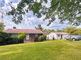 83 Amsterdam Rd, Grove City, PA 16127