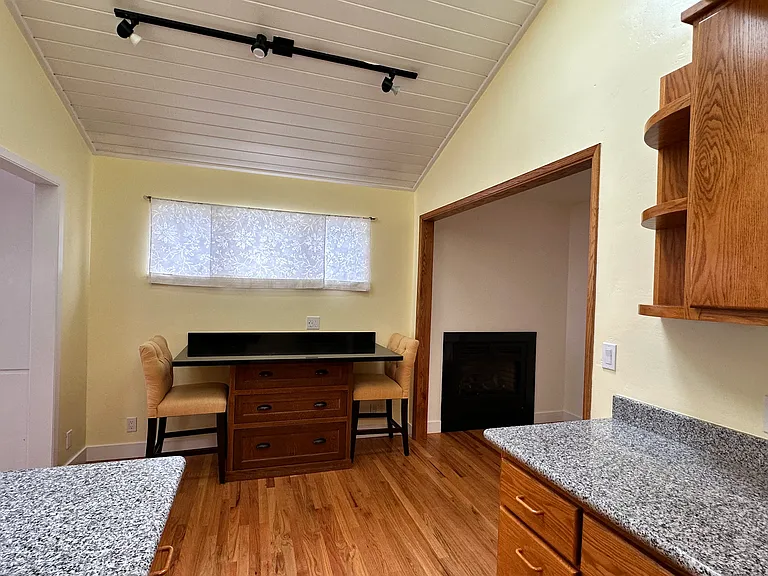 464 Hampstead Way — Photo 4