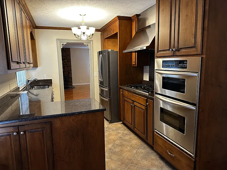 425 Jones Mill Rd — Photo 5