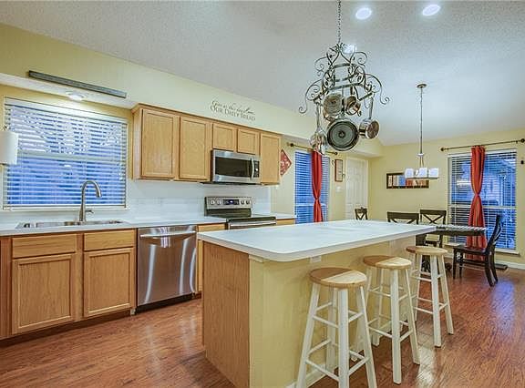 4th image of 2818 Riverbrook Cir