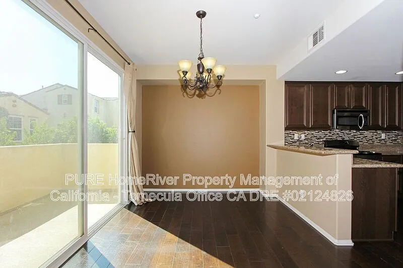 3 bed, 3.5 bath, 1437 sqft, $2,995 — Photo 4