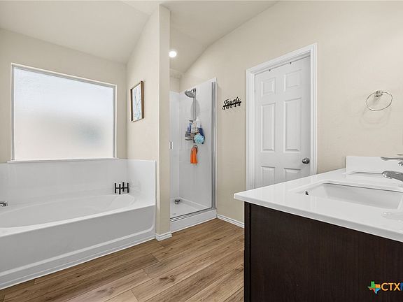 4th image of 307 Paddock Ln