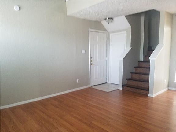 2nd image of 4316 Swiss Ave APT 206