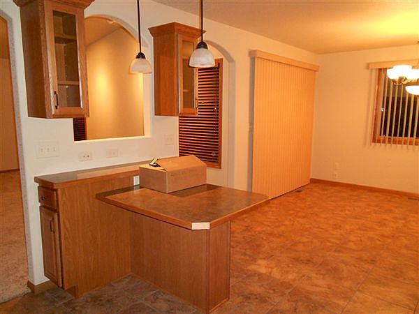 Kitchen Island / Dining Room