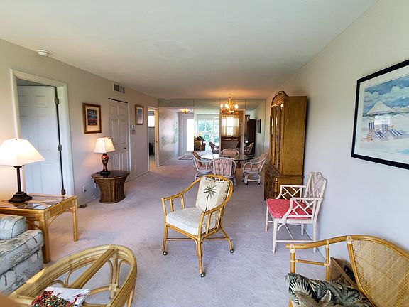 Living/Dining room area