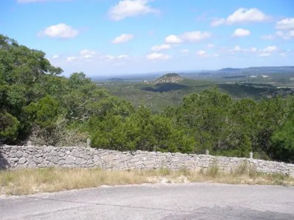 691 Cedar Pass, Pipe Creek, TX 78063