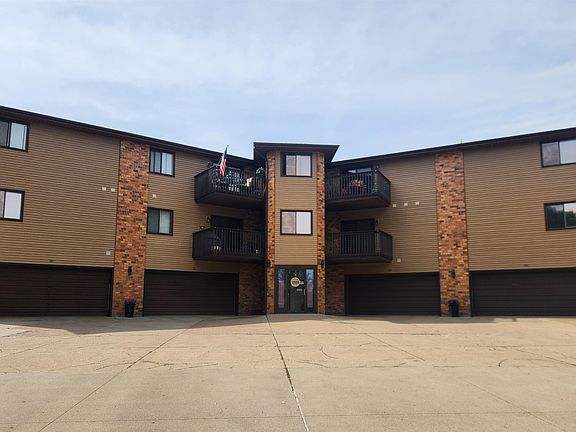 2nd image of 2505 Capitol St APT 205