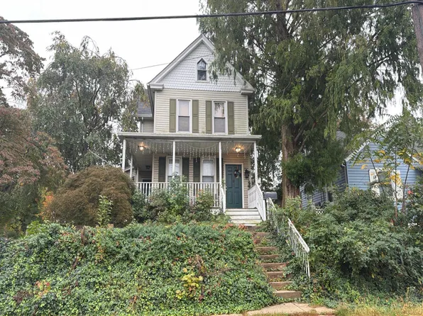 202 2nd Ave, Mount Ephraim, NJ 08059