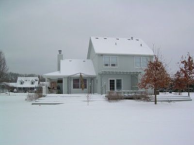 Rear view, winter