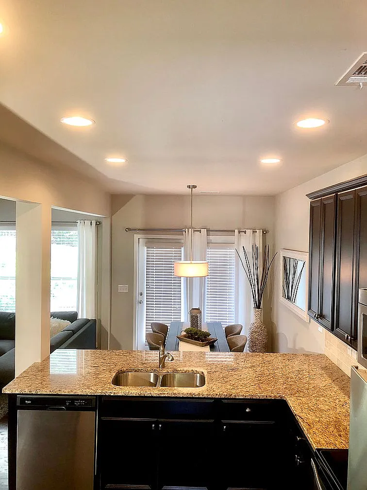 3 bed, 1671 sqft, $2,150 — Photo 2