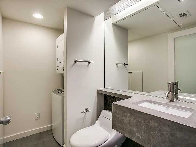 3945 Buena Vista St #C — Photo 21