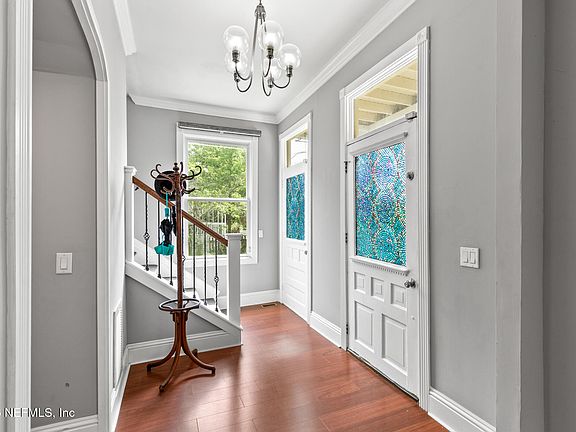 3rd image of 423 WALNUT Court