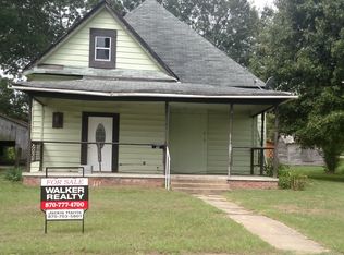810 S Elm St, Hope, AR 71801