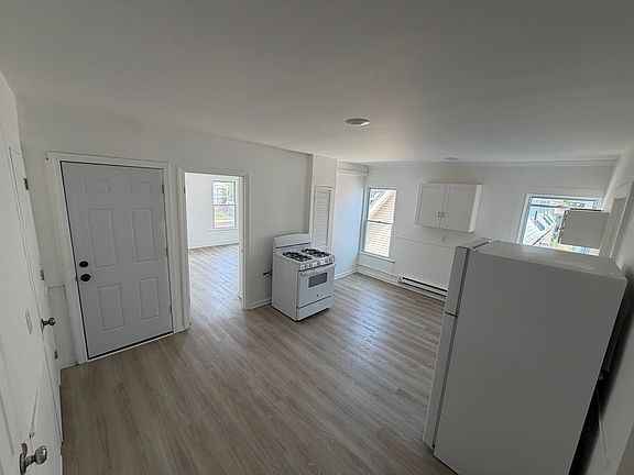 5th image of 296 Broad St #2