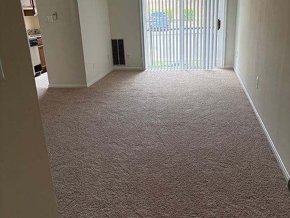 3rd image of 301D W Glebe Rd #302D