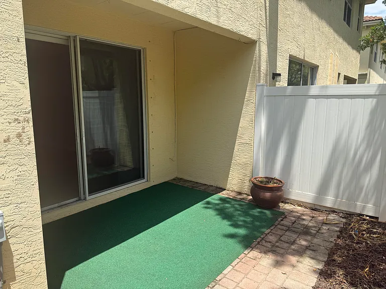 9519 SW Merlin Ct — Photo 25