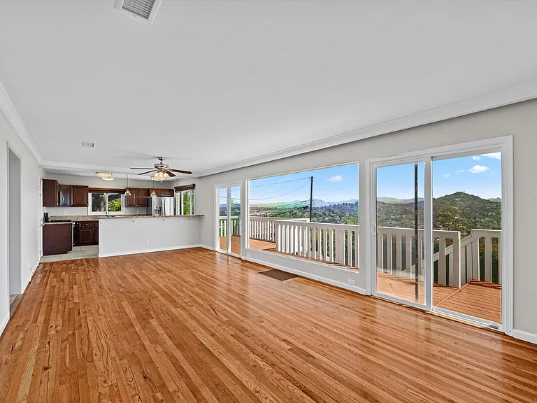 4258 Summit Dr — Photo 15