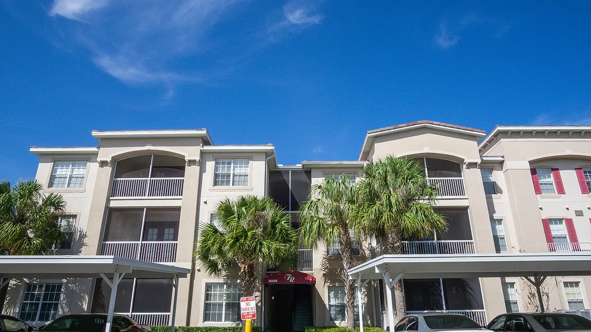 Building Photo - 3025 Greystone Loop #202