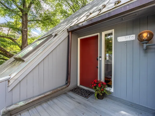 203 2nd St NW #C, Charlottesville, VA 22902